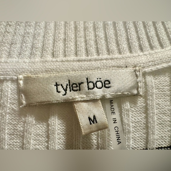 Tyler Boe M NWOT Cotton V-neck sweater B/W stripes - Picture 4 of 7
